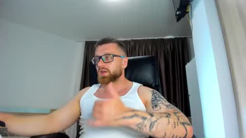 Alphaalexxx Lets reach Me 100 thumbs up online show from 25, 6, 2026