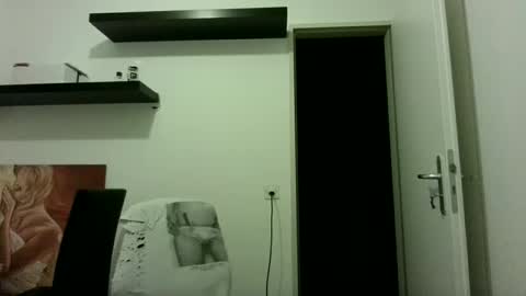 Snapshot of alphah_hunk chatting on 28, 9, 2025 alphah_hunk online show from 28, 9, 2025