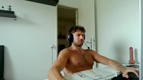 Snapshot of alphah_hunk chatting on 7, 5, 2026 alphah_hunk online show from 7, 5, 2026