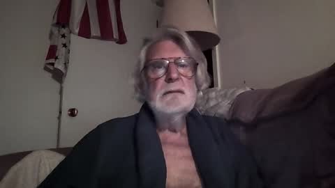 Snapshot of alphauniform chatting on 4, 12, 2024 AlphaUniform online show from 4, 12, 2024
