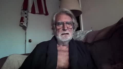 Snapshot of alphauniform chatting on 5, 12, 2024 AlphaUniform online show from 5, 12, 2024