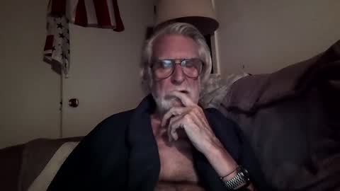Snapshot of alphauniform chatting on 10, 1, 2025 AlphaUniform online show from 10, 1, 2025