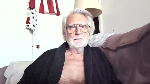 Snapshot of alphauniform chatting on 11, 1, 2025 AlphaUniform online show from 11, 1, 2025