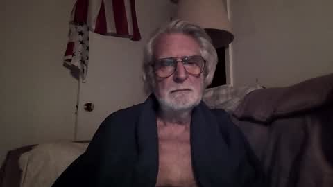 Snapshot of alphauniform chatting on 12, 1, 2025 AlphaUniform online show from 12, 1, 2025