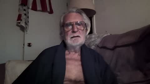 Snapshot of alphauniform chatting on 12, 1, 2025 AlphaUniform online show from 12, 1, 2025
