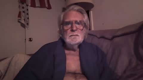 Snapshot of alphauniform chatting on 21, 1, 2025 AlphaUniform online show from 21, 1, 2025