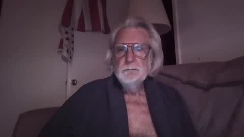 Snapshot of alphauniform chatting on 17, 10, 2025 AlphaUniform online show from 17, 10, 2025