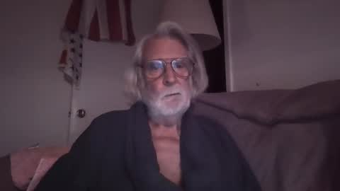 Snapshot of alphauniform chatting on 22, 10, 2025 AlphaUniform online show from 22, 10, 2025
