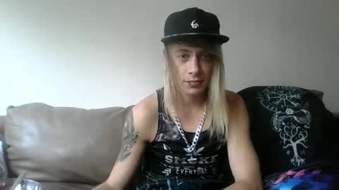 Snapshot of altboy010 chatting on 16, 9, 2025 altboy010 online show from 16, 9, 2025