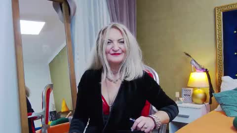 Snapshot of alura_jenson_ chatting on 23, 10, 2025 Alura Jenson online show from 23, 10, 2025