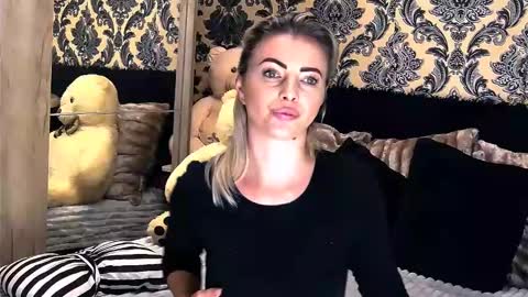 Snapshot of alyblonde chatting on 10, 1, 2025 aly online show from 10, 1, 2025