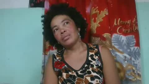 Snapshot of alypierette chatting on 15, 11, 2025 alypierette online show from 15, 11, 2025