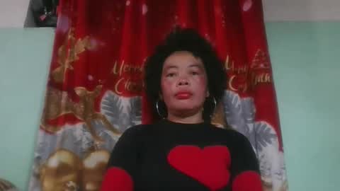 Snapshot of alypierette chatting on 4, 12, 2025 alypierette online show from 4, 12, 2025