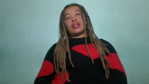 Snapshot of alypierette chatting on 12, 7, 2026 alypierette online show from 12, 7, 2026