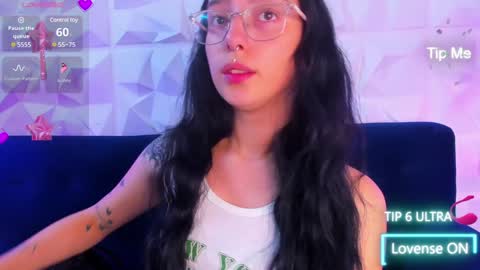 Snapshot of alys_molly chatting on 19, 12, 2024 sopie online show from 19, 12, 2024