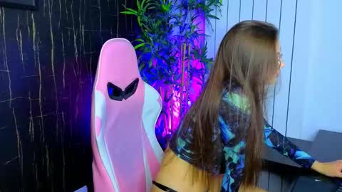 Snapshot of alyseruss chatting on 2, 10, 2025 Alyse online show from 2, 10, 2025