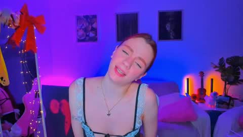 alyssa_smitt online show from 26, 2, 2025
