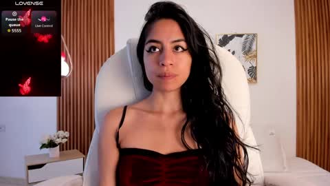 alyssabeauty_ online show from 17, 5, 2026