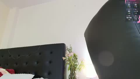 Isabella online show from 11, 3, 2025