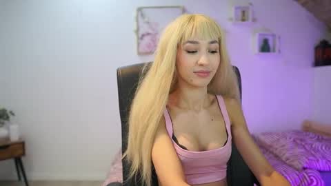 Snapshot of amai__liu chatting on 23, 12, 2025 Amai Liu online show from 23, 12, 2025