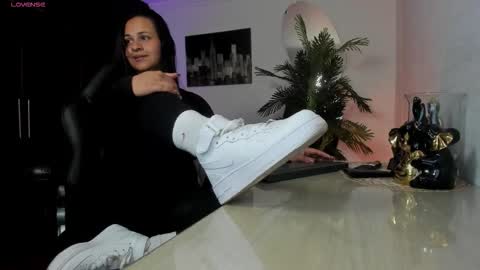 anny online show from 4, 2, 2026