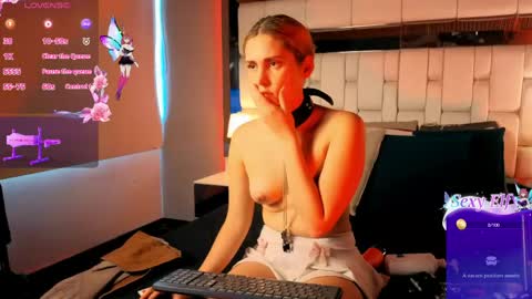 Snapshot of amaliamartinez77 chatting on 4, 5, 2026 Ameliamartinez77 online show from 4, 5, 2026