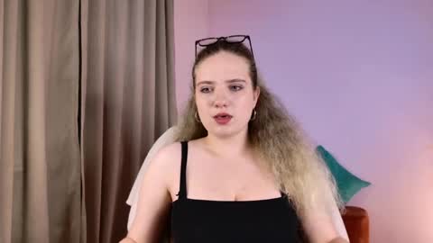 Snapshot of amaliya_evans chatting on 11, 5, 2026 Amaliya online show from 11, 5, 2026
