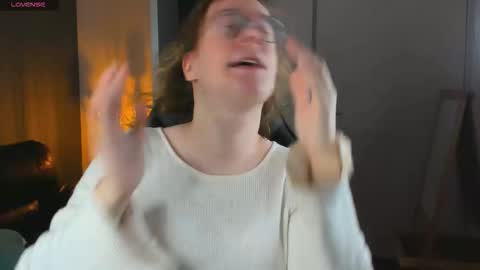 Hi im Amanda online show from 4, 10, 2025