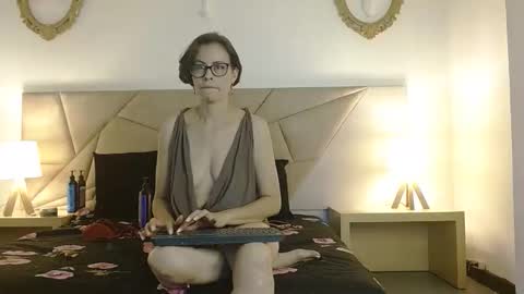 amanda_ramirez online show from 9, 9, 2025