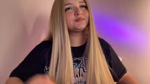 Snapshot of amandhaaa chatting on 13, 12, 2024 Amandha online show from 13, 12, 2024