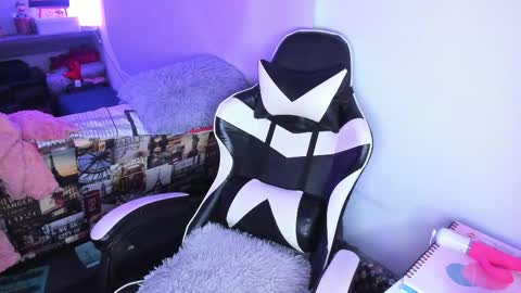 Snapshot of amara_22_ chatting on 11, 3, 2026 Liz online show from 11, 3, 2026