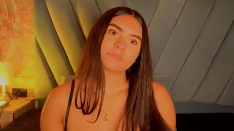 amarahanks_ online show from 8, 11, 2025