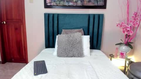 Snapshot of amarayasbel chatting on 18, 10, 2025 Amara Yasbel online show from 18, 10, 2025