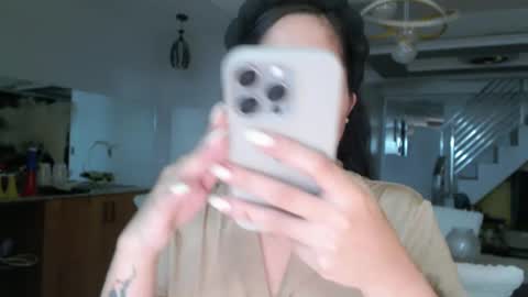 Amariah Holly online show from 2, 1, 2025