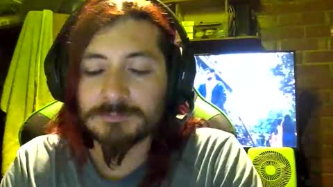 Snapshot of amaru_bf_experience chatting on 4, 12, 2025 Amaru online show from 4, 12, 2025