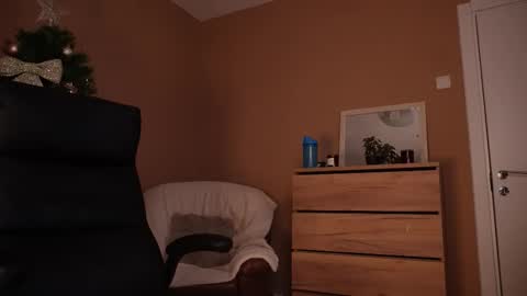 Snapshot of amateur_fitbabex chatting on 18, 12, 2025 amateur_fitbabex online show from 18, 12, 2025