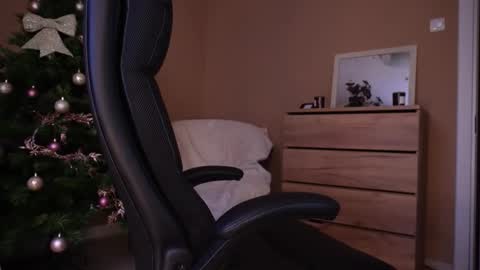 Snapshot of amateur_fitbabex chatting on 19, 12, 2025 amateur_fitbabex online show from 19, 12, 2025