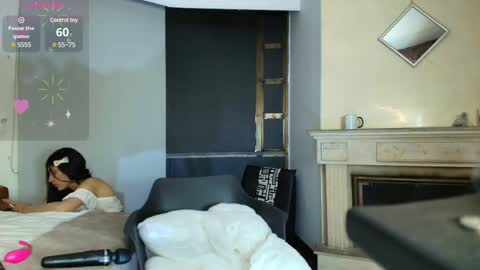 Ambar Ross online show from 11, 2, 2025