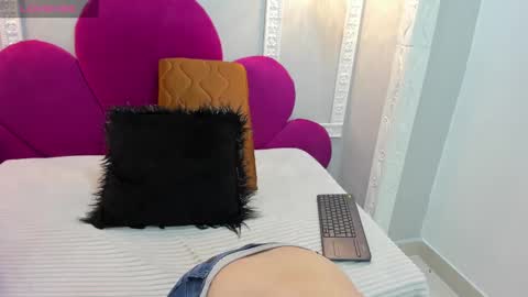   online show from 25, 2, 2025