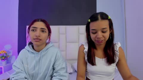 Snapshot of amber_and_suzane chatting on 16, 1, 2025 Amber And Suzane Amber HAIR RED Suzane HAIR BROWN online show from 16, 1, 2025