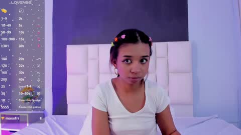 Snapshot of amber_and_suzane chatting on 17, 1, 2025 Amber And Suzane Amber HAIR RED Suzane HAIR BROWN online show from 17, 1, 2025