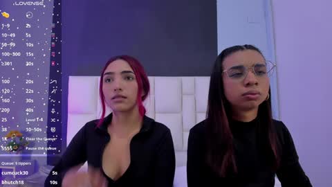 Snapshot of amber_and_suzane chatting on 18, 1, 2025 Amber And Suzane Amber HAIR RED Suzane HAIR BROWN online show from 18, 1, 2025