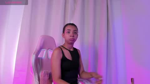 Snapshot of amber_and_suzane chatting on 21, 1, 2025 Amber And Suzane Amber HAIR RED Suzane HAIR BROWN online show from 21, 1, 2025