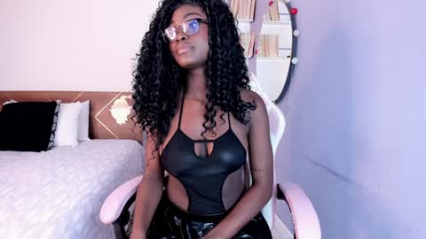 Snapshot of amber_maxwell chatting on 4, 1, 2025 Amber online show from 4, 1, 2025