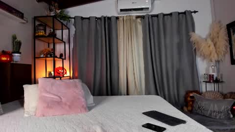 Snapshot of amber_maxwell chatting on 29, 10, 2025 Amber online show from 29, 10, 2025