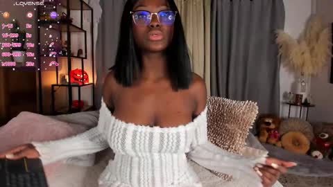 Snapshot of amber_maxwell chatting on 2, 11, 2025 Amber online show from 2, 11, 2025