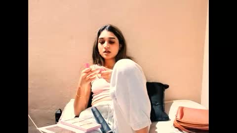 Amber online show from 4, 4, 2026