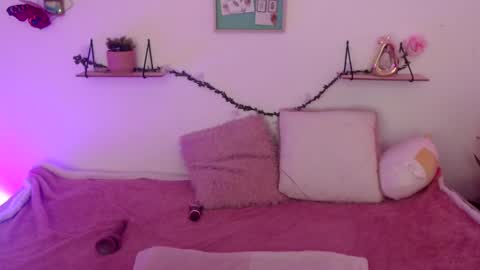 Amber Jeong online show from 23, 12, 2024