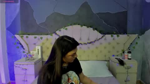 Snapshot of amberrgrey_ chatting on 19, 11, 2025 Amber Grey online show from 19, 11, 2025