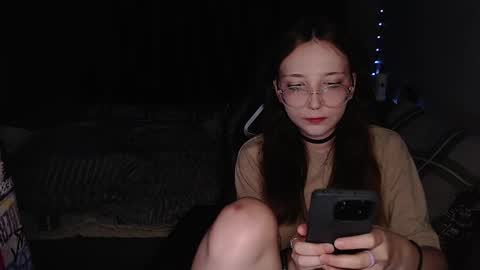 Snapshot of ameliakamishiro chatting on 13, 11, 2025 Amelia online show from 13, 11, 2025